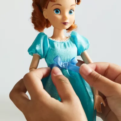Disney Store Wendy Classic Doll, Peter Pan 7 Disney Store Wendy Classic Doll, Peter Pan - Image 5