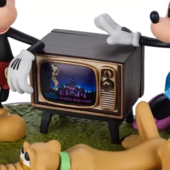 Mickey And Minnie Light-Up And Sound Living Magic Disney100 Eras Figurine -Wonder Toy Shop 465053670844 4